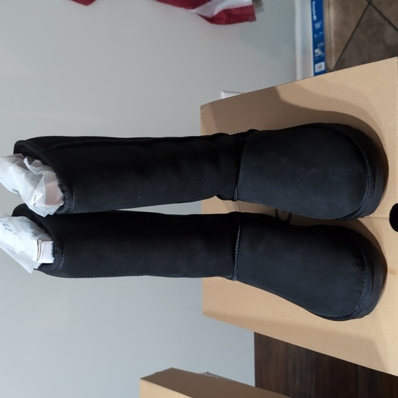 UGG with classic tall II - Picture 2 of 11